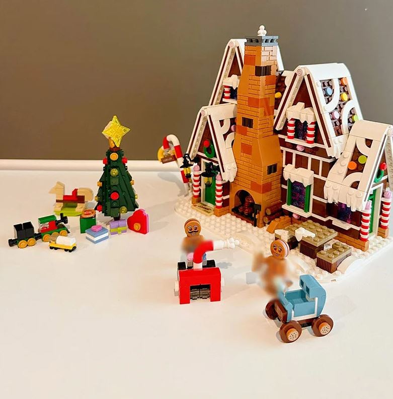 Santa Claus Gingerbread House Building Blocks