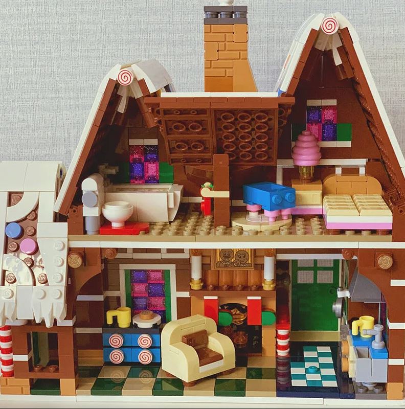 Santa Claus Gingerbread House Building Blocks