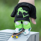 Finger Skateboard With Shoes Mini Scooter Finger Toy Set Gripboard Shoes And Pants Finger Skate Board Mini Skateboard 0.04 Black Series